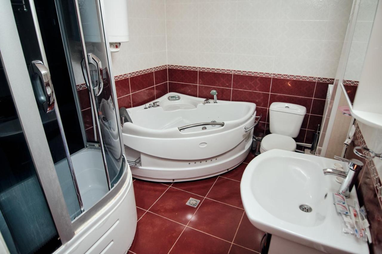 Ro Metro Aparthotel Gyumri ภายนอก รูปภาพ