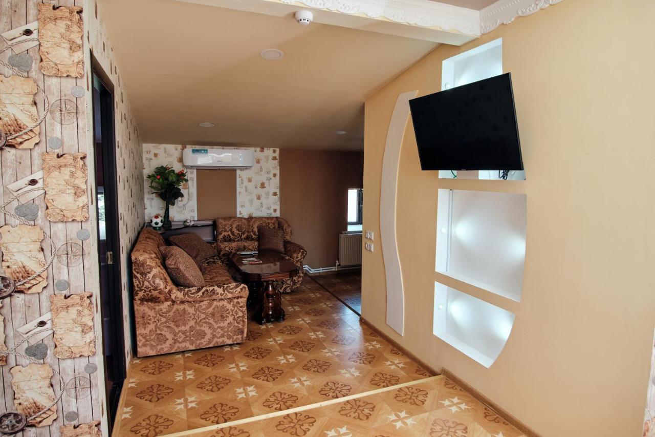 Ro Metro Aparthotel Gyumri ภายนอก รูปภาพ