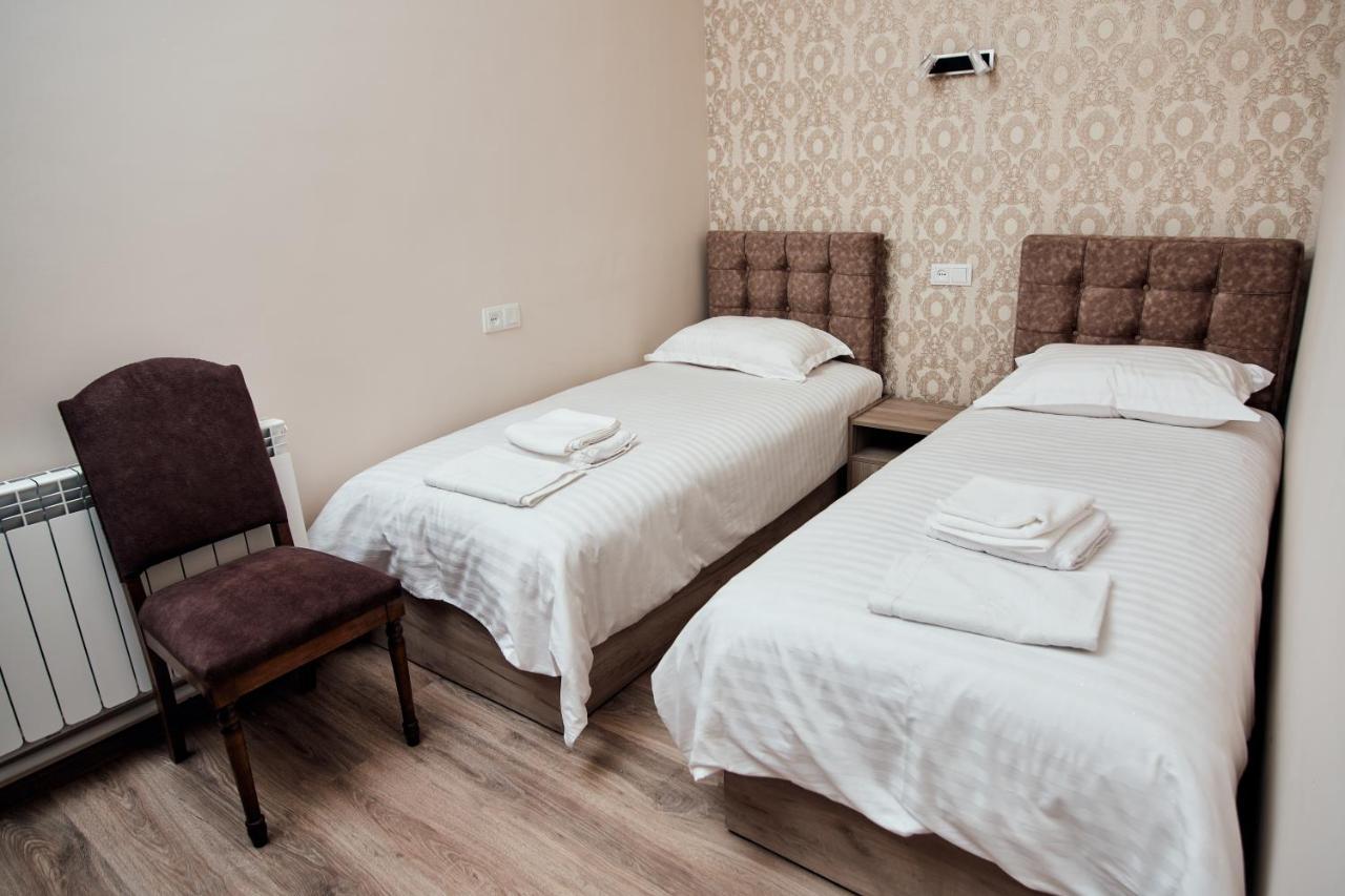 Ro Metro Aparthotel Gyumri ภายนอก รูปภาพ