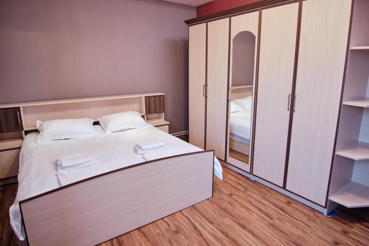 Ro Metro Aparthotel Gyumri ภายนอก รูปภาพ