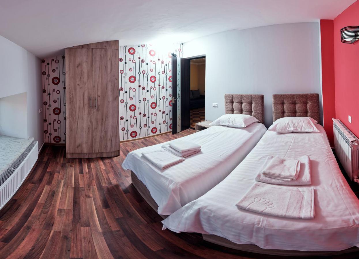 Ro Metro Aparthotel Gyumri ภายนอก รูปภาพ
