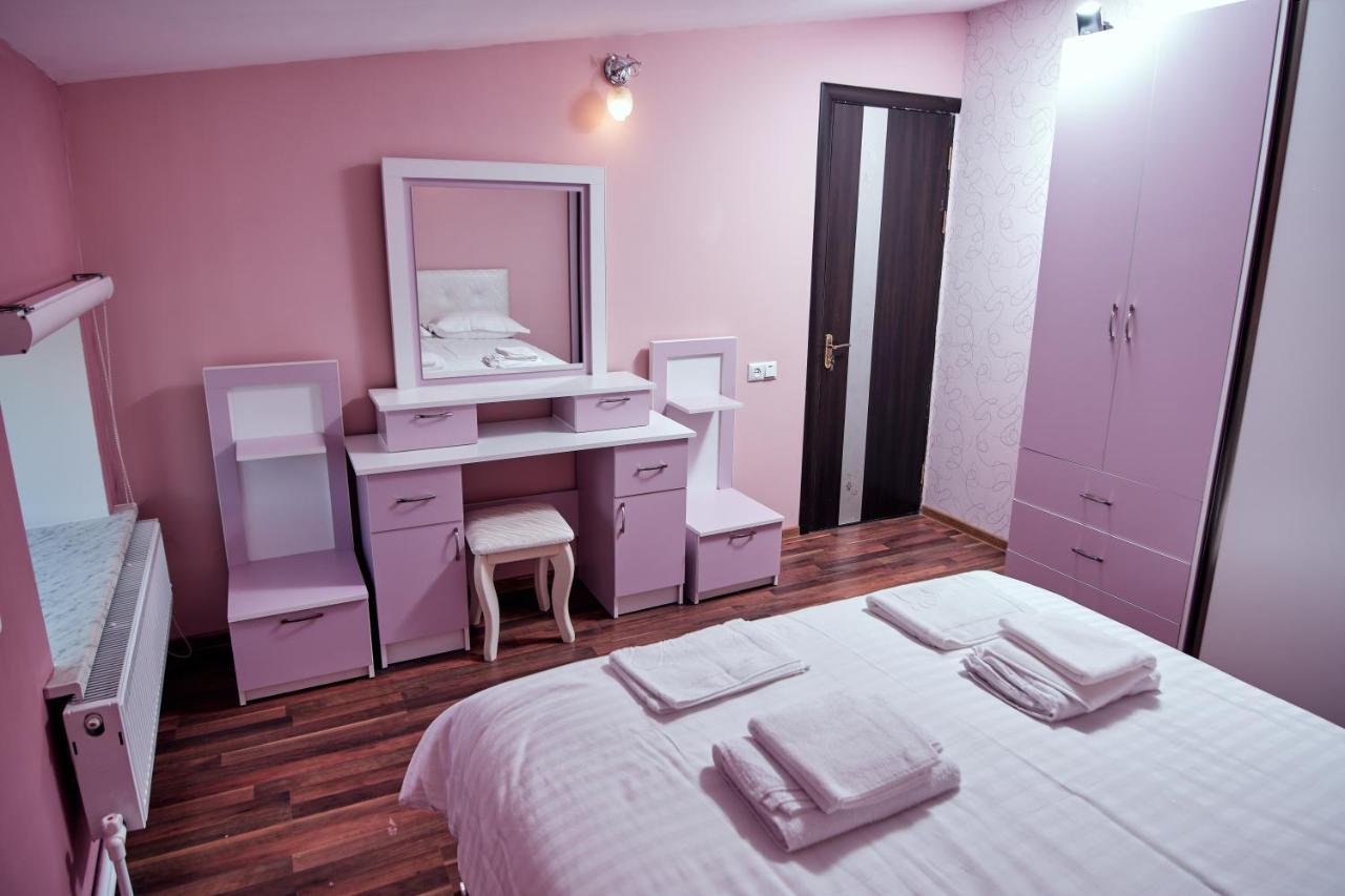 Ro Metro Aparthotel Gyumri ภายนอก รูปภาพ